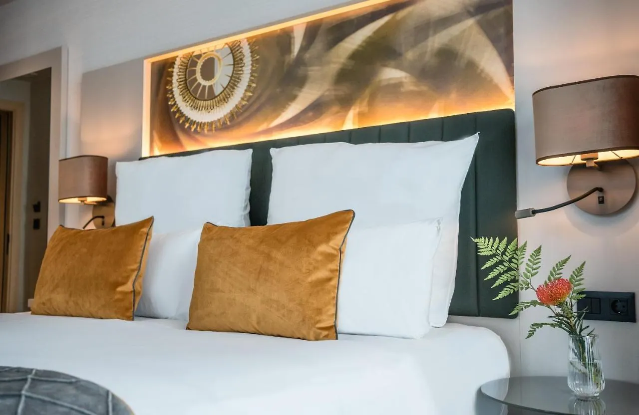 Leonardo Royal Hotel Barcelona Fira 4*,